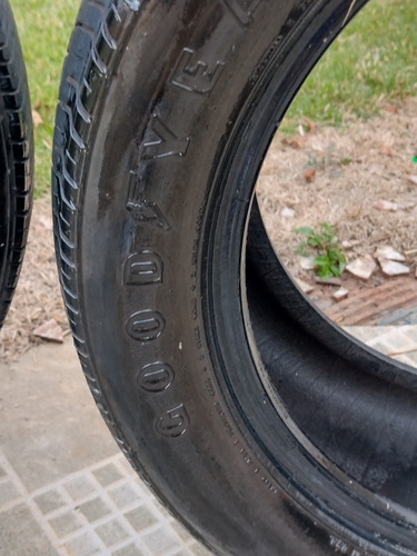 Imagem 1 de 5 de Vende Pneus Semi Novos
