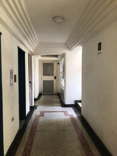 Imagen 3 de 9 de Se Vende Apartamento En Prebo Valencia Inf 04141426682