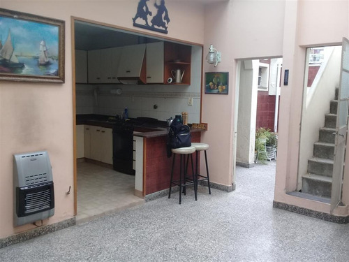 Imagen 4 de 15 de Muy Buena Casa En Villa Luro , 3 Ambientes