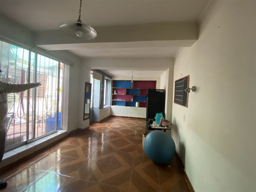 Casa En Venta De 6 Dorm. En La Cisterna