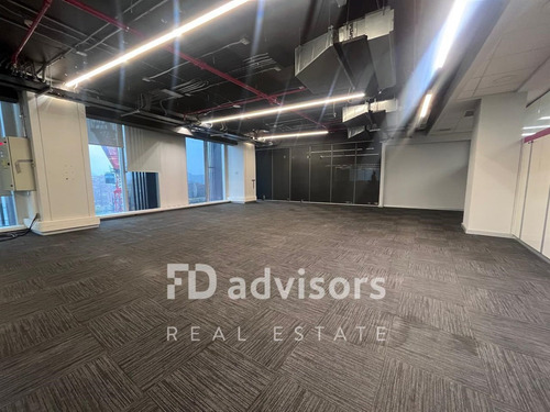 Luminosa Oficina Habilitada 377m2 - Las Condes