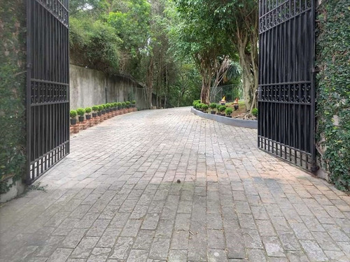 Imagem 6 de 30 de Fazendinha - 3d/1sts Terrea, 2 Lareiras, Piscina, Jardim + Casa Caseiro! - 1983l