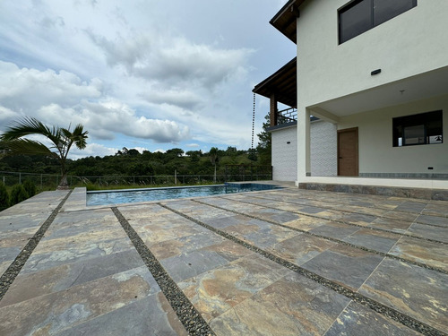 Casa En Venta En Proyecto Cerrado En Jarabacoa