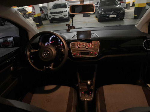 Imagem 6 de 7 de Volkswagen Up! 2014 1.0 Wbr I-motion 5p