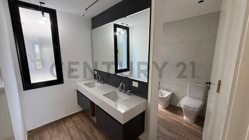 Venta Departamento 3 Dormitorios De Categoria - City Bell