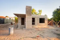 Comprar Center Ll- Propiedad En Construcción, Entorno Sereno Durante Todo El Año. Ideal Para Aquellos Que Buscan La Tranquilidad Y La Cercanía Todo. 
