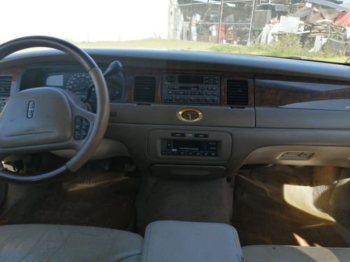 Lincoln Town Car Cartier Piel At
