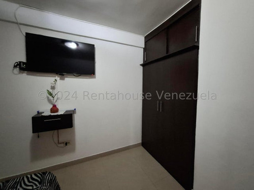 En La Avenida Caracas Principal Del Limon Apartamento Moderno En Venta En Piso Bajo Maracay 24-28983 Holder