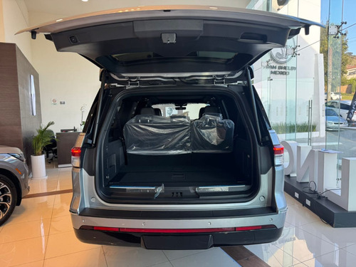 Lincoln Navigator L 2024