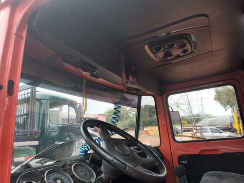 Imagem 6 de 8 de Mercedes 608d