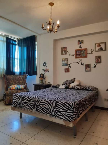 Imagen 13 de 14 de Amplia Y Luminosa Casa Venta-323m²-anexos-prados Del Este Eg