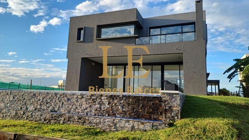 Venta Casa Barrio Costas - Puertos / Escobar