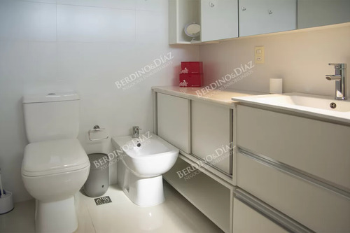 Apartamento En Venta En Torre Esmeralda De 3 Dormitorios , En Punta Del Este