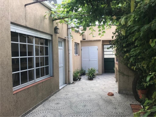 Imagen 2 de 13 de Casa En Venta , La Plata