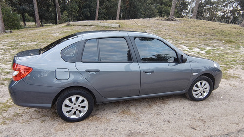 Renault Symbol .