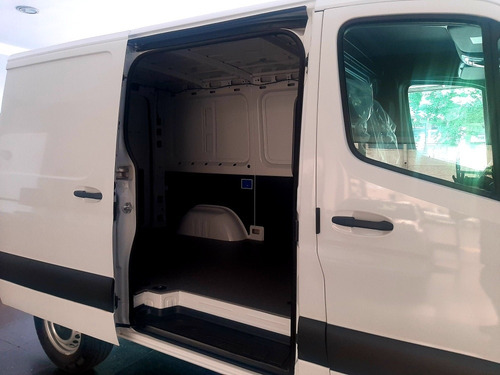 Imagen 8 de 13 de Mercedes-benz Sprinter 311 Cdi Street