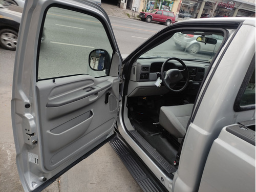 Ford F-100 3.9 Cab. Simple Xl Plus Mp3+4x2
