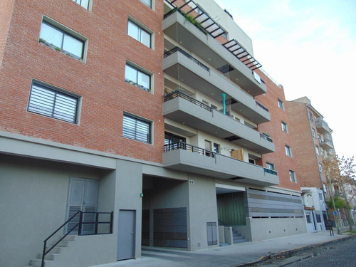 Imagen 2 de 28 de Venta 2 Amb C/ Cochera - 3 Años De Antigüedad - Tigre Centro