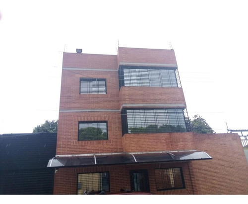 Imagen 1 de 17 de Leida Falcon Rentahouse Vende Edificon En La Candelaria Valencia 22-19154 Lf