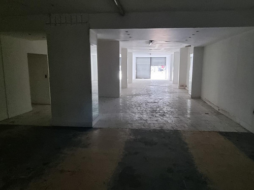 Imagen 5 de 8 de Local -local, 8 De Octubre Y Serrato, 5 Mts De Frente, 230 M2 !!