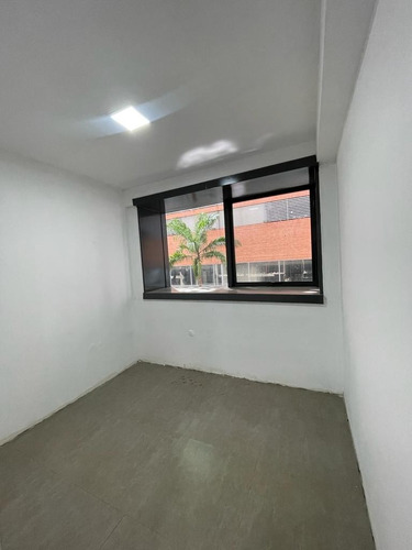 Imagen 5 de 9 de Venta Edificio Empresarial Totalmente Nuevo A Estrenar En Las Mercedes.