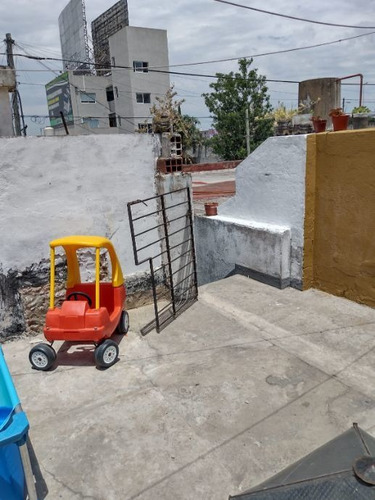 Imagen 13 de 14 de Casa Ideal Dos Familias En Venta - Villa Tesei