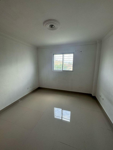 ¡tu Nuevo Hogar Te Espera! Amplio Apartamento En La Esperanza, Zona Oriental