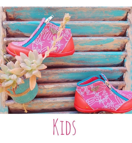 Zapatillas De Diseño Hippie Con Cierres Tipo Botitas