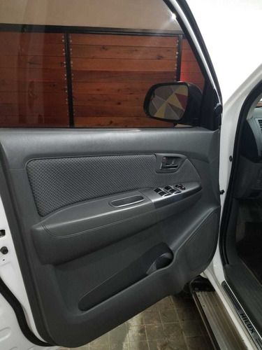 Toyota Hilux 3.0 Cd Srv 171cv 4x2 - B3 2015
