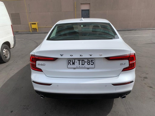 Imagen 5 de 14 de Volvo S60 Ii B4 Momentum 2022