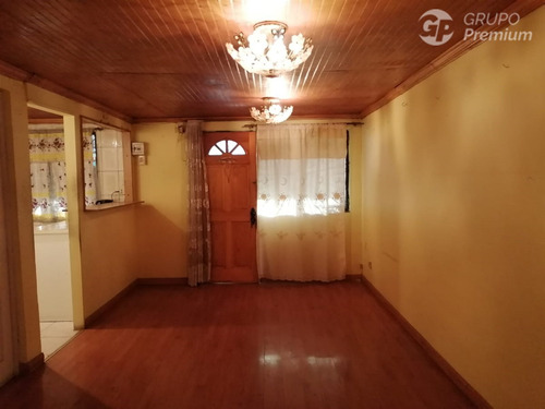 Casa En Venta De 2 Dorm. En El Bosque
