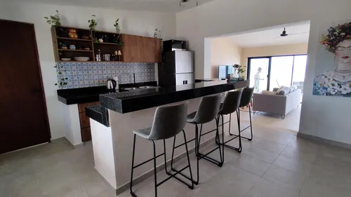 Casa En Venta Merida, Playa Chabihau De 1 Planta Frente Al Mar, Entrega Inmediata.