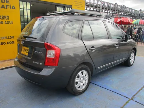 Kia Carens RONDO EX 4X2 2000CC MT AA