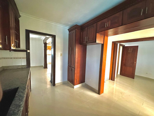 Vendo Apartamento 4to.nivel En Alma Rosa 1