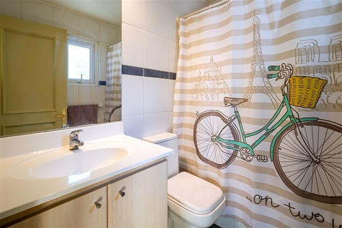 Casa En Venta De 4 Dorm. En Colina