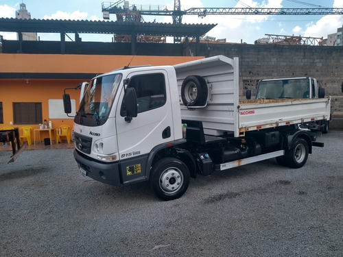 Mb Acello 815 C/ Caçamba De 3 Mts Cubicos