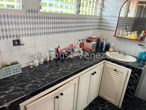 Mr - Casa En Venta En La Alameda, 300 Mt2, 5h, 6b, 5e
