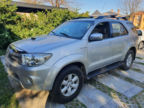 Imagen 6 de 15 de Toyota Sw4 2011 3.0 Srv Cuero I 171cv 4x4