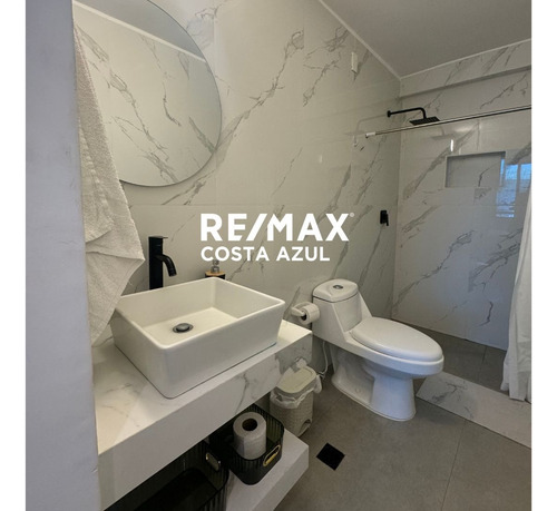 Remax Vende Casa Lista Para Disfrutar En El Exclusivo Conjunto Casas Del Mar Tucacas