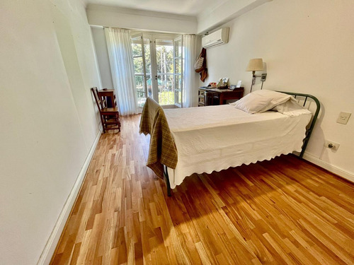 Excelente Casa En Venta En Punta Chica De Libertador Al Río, 4 Dormitorios, Gran Jardín