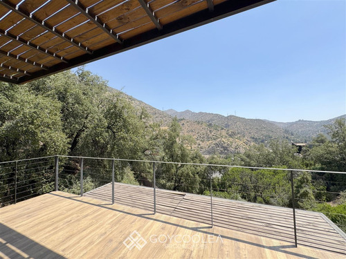 Casa En Venta De 3 Dorm. En Lo Barnechea