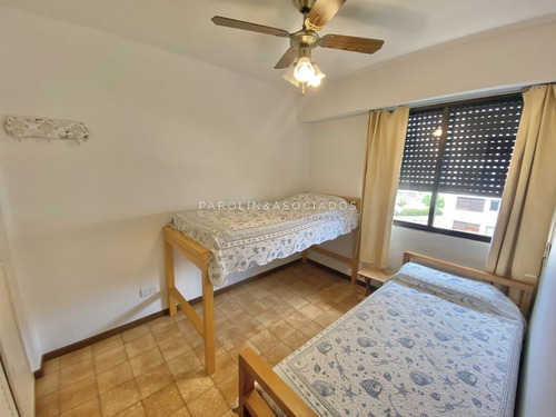 Imagen 13 de 19 de Venta De Apartamento De 2 Dormitorios En Parquemar Center