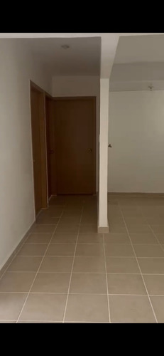 Apartamento En Ciudad Juan Bosch, 2do. Piso. ¡oportunidad!.