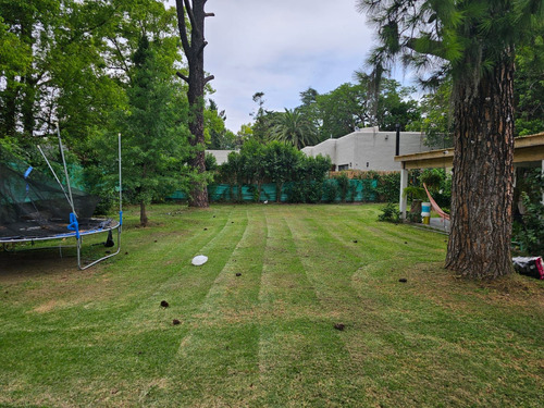 Venta Terreno Con Pileta En Maquinista F. Savio Este