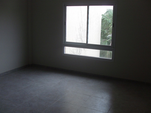 Imagen 8 de 10 de Moron Sur Departamento Venta 1 Ambiente De Categoria Cerca Estacion Escucha Oferta