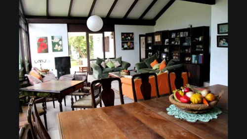 Casa En Venta De 6 Dorm. En Olmué