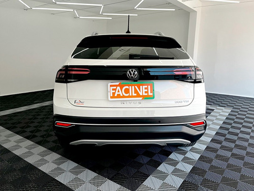 Volkswagen Nivus 1.0 200 TSI TOTAL FLEX HIGHLINE AUTOMÁTICO