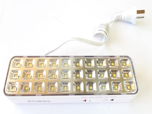 Luz De Emergencia 30 Leds 5w Autonomia 8 Hs Recargable 220v