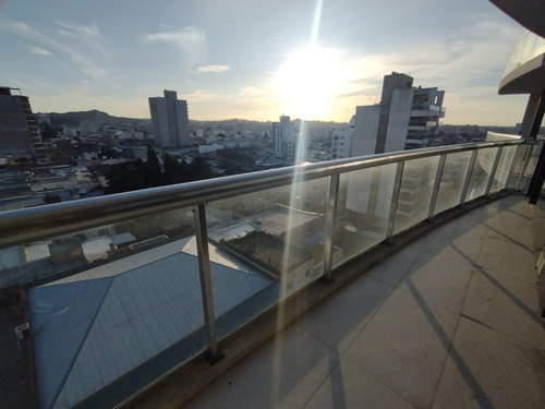 Departamento De Categoria En Venta En Centro Tandil