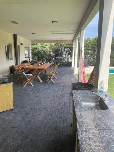 Venta Casa Estilo Minimalista- Club De Campo El Lauquén